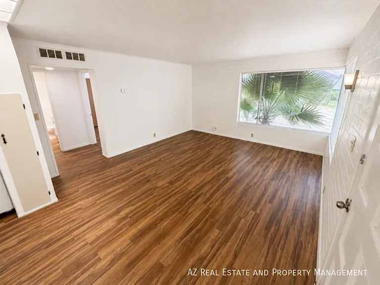 420 W Clark St #A — Photo 6