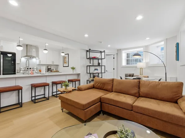 (undisclosed Address), Chicago, IL 60640