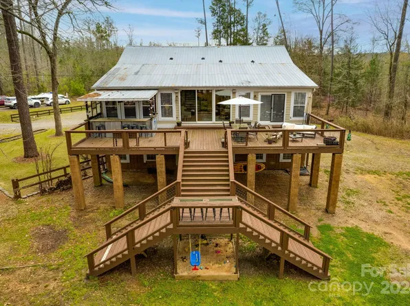 586 Valley 1 Dr, Winnsboro, SC 29180