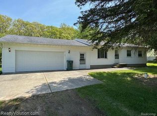 2210 Landmark Dr, Lapeer, MI 48446