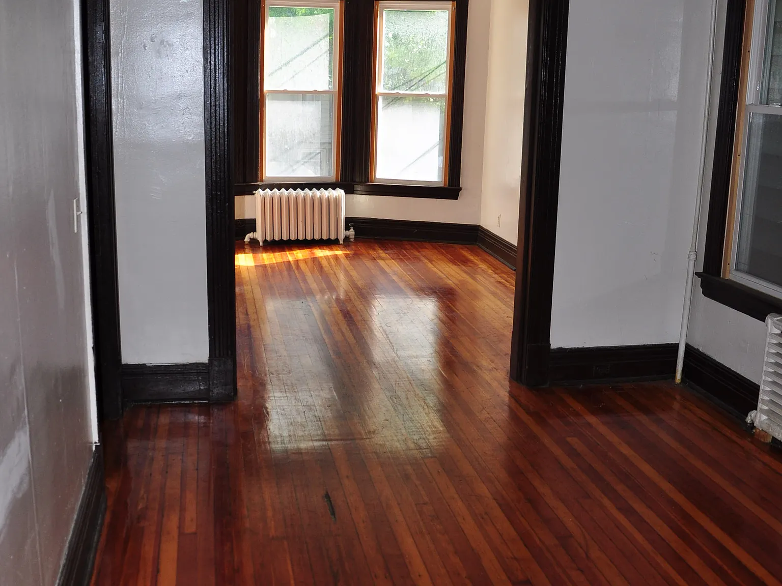 3 bed, 900 sqft, $1,850 — Photo 2