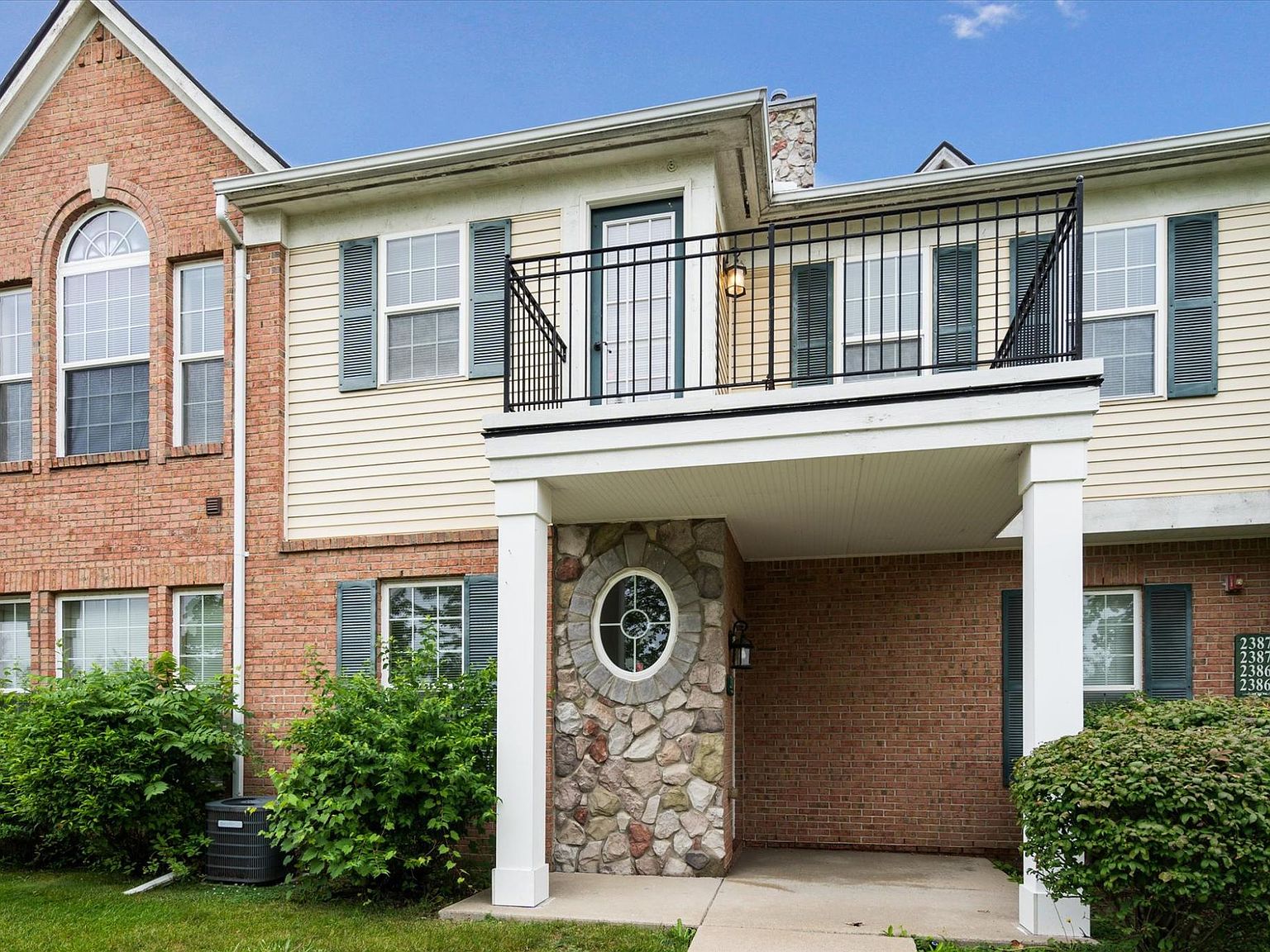 23870 Northstone Village Dr, Taylor, MI 48180 Zillow