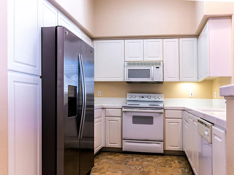 Spacious kitchen with plenty of cabinetry
