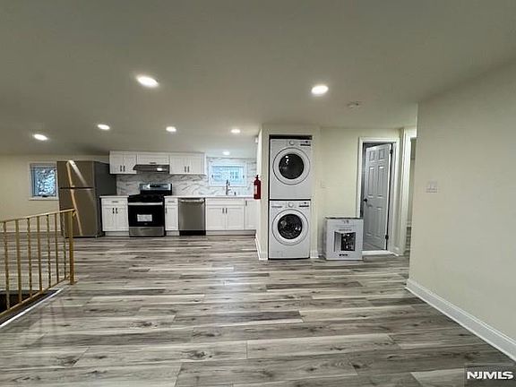 3rd image of 51 Echo Pl