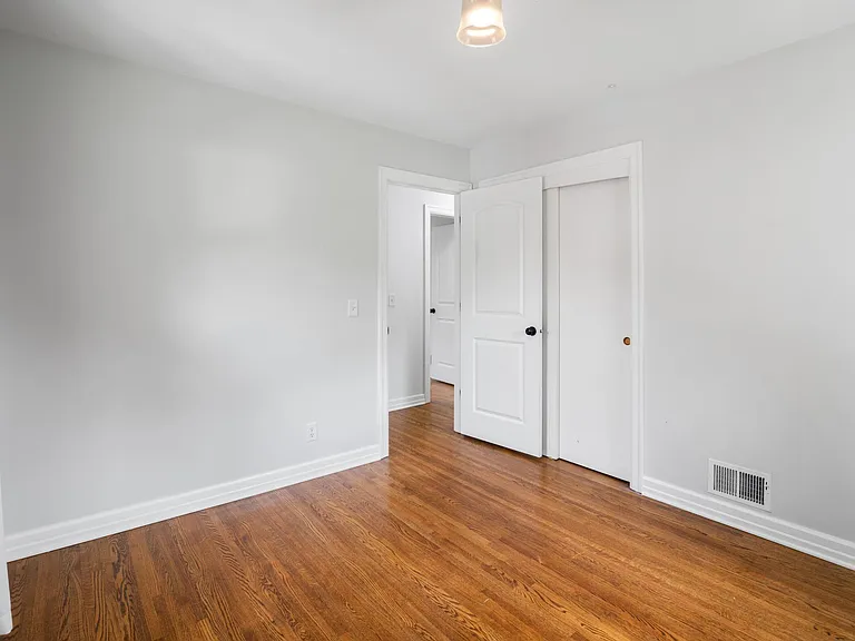 7917 Grover St — Photo 14