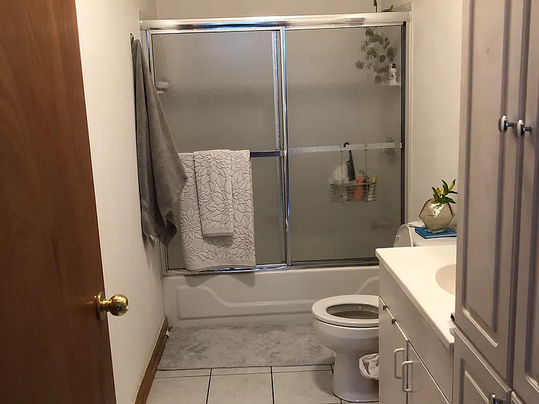 1224 W Grand Ave #3F — Photo 5