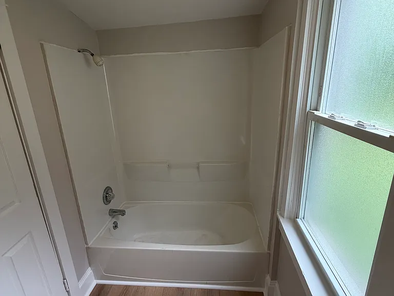 654 Poplar St — Photo 10