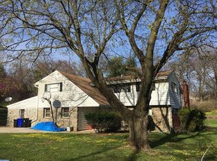 1433 Thornberry Rd, Wyncote, PA 19095