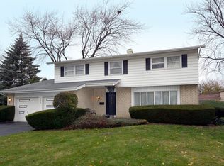 908 N Ironwood Pl, Mount Prospect, IL