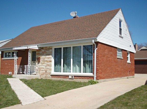 2nd image of 7845 N Odell Ave