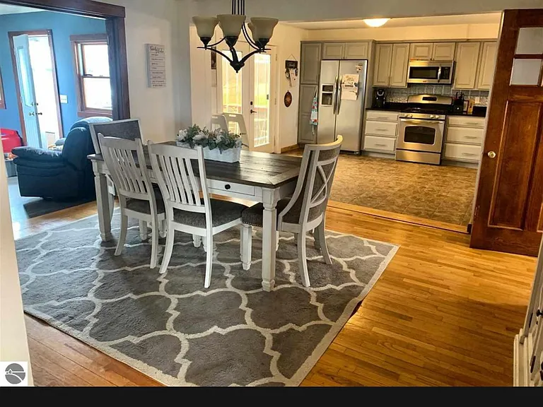 2410 W Baseline Rd — Photo 8