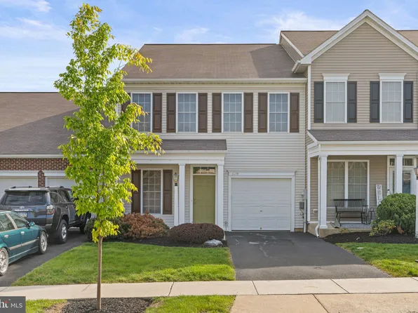 689 Stoverdale Rd, Hummelstown, PA 17036