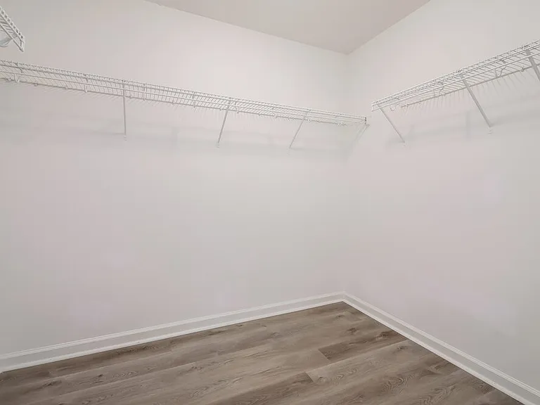 1308 Hosmer Ct — Photo 11