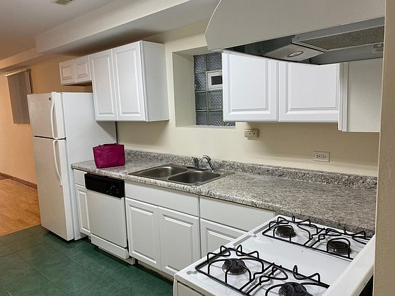 3rd image of 2849 N Clybourn Ave #G