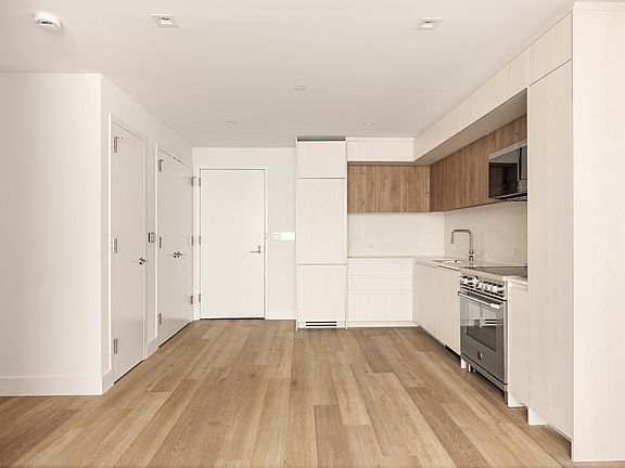 3rd image of 644 E 14th St #1505