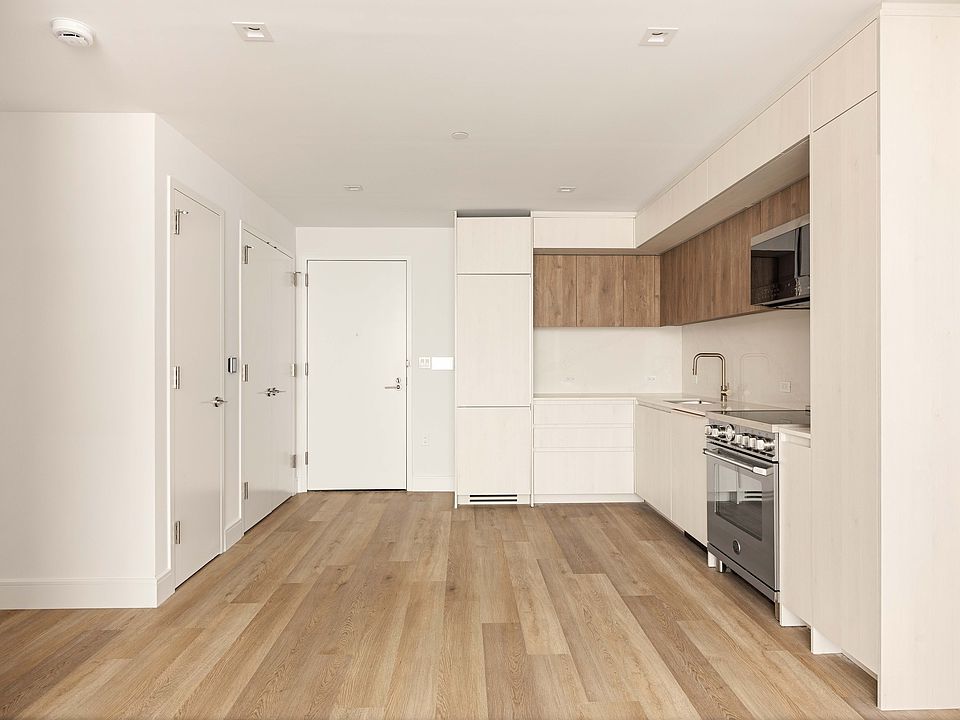 1st image of 644 E 14th St #1105