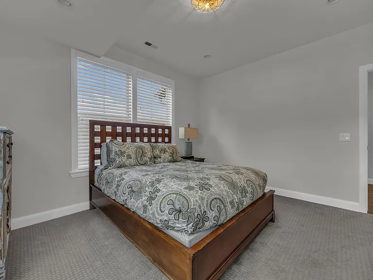 1072 W Cattail Ct — Photo 25