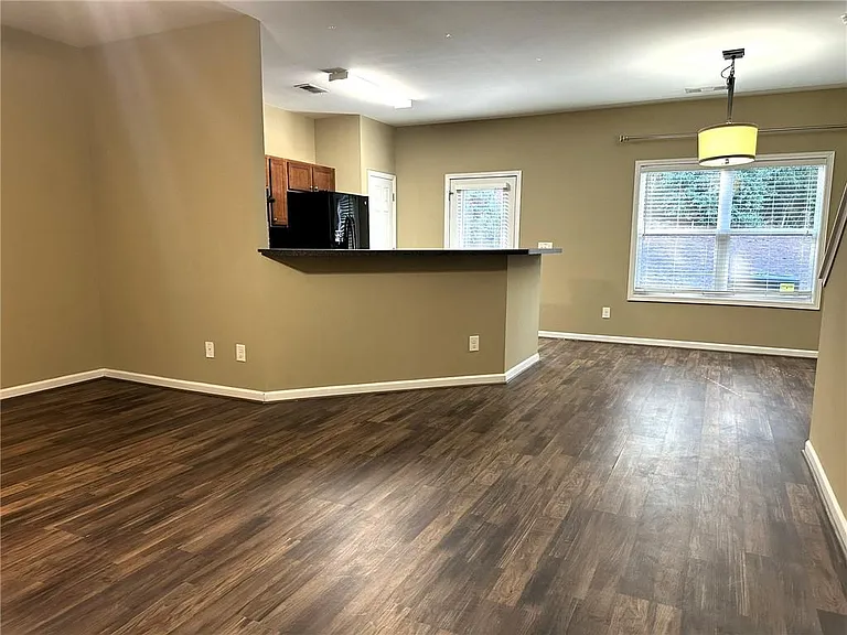 538 Oakside Pl — Photo 2