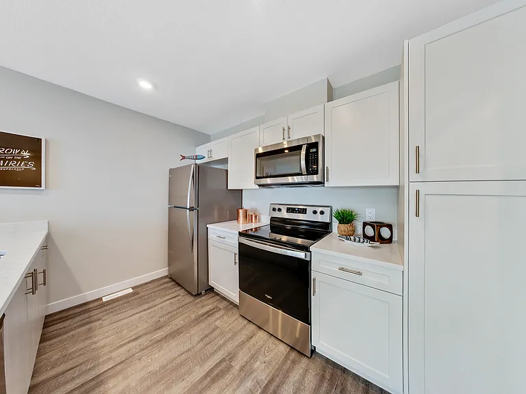 110 Baltzan Blvd — Photo 16