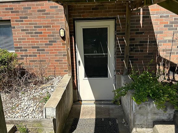 3rd image of 1285 Dale Dr