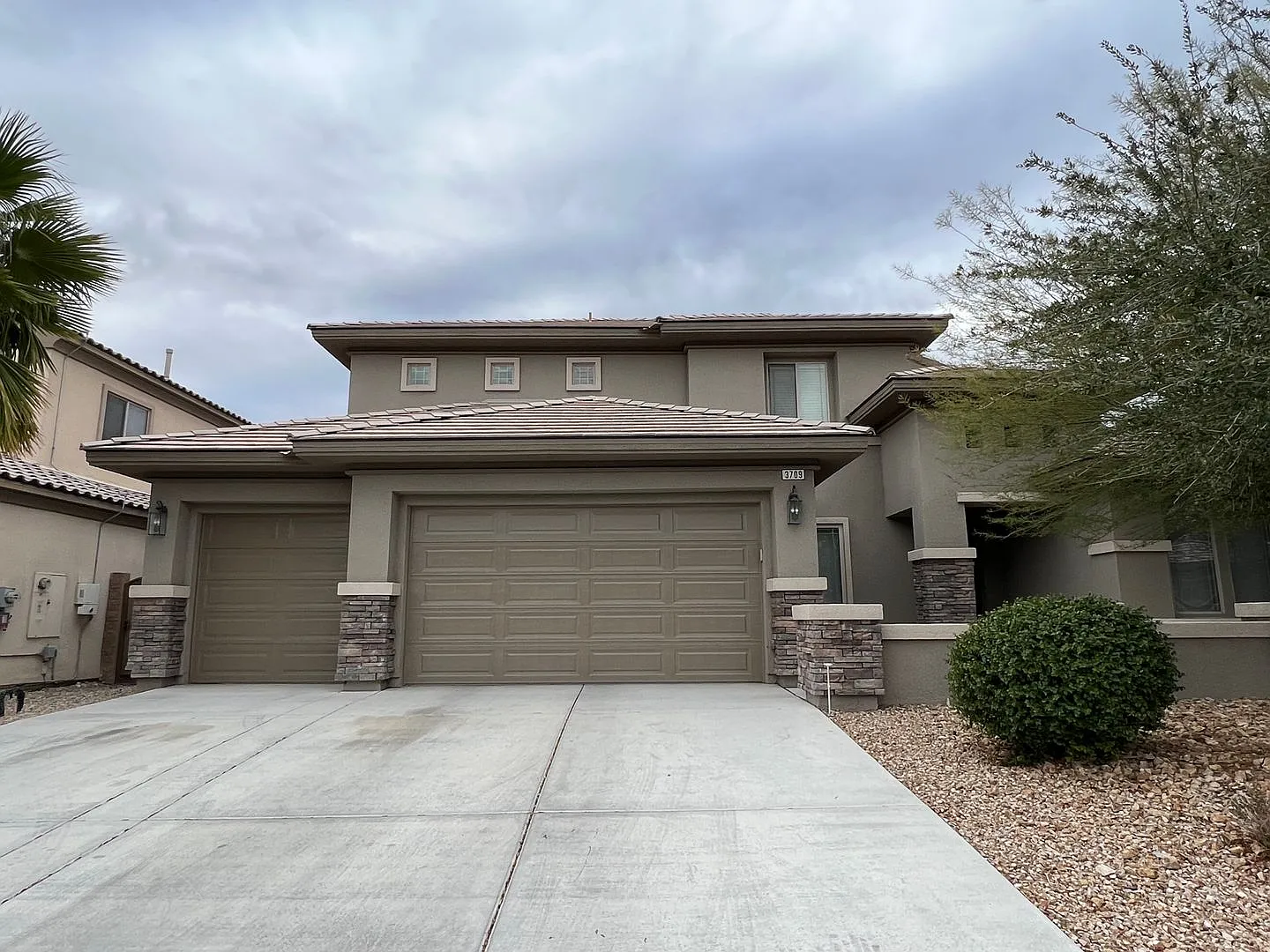 Coming Soon!! Gorgeous 4bd/4.5ba Two Story Home In Guard Gated Club Aliante! — Photo 1
