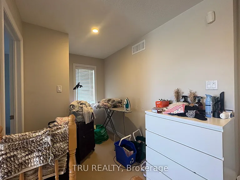 684 Beatrice Dr — Photo 23