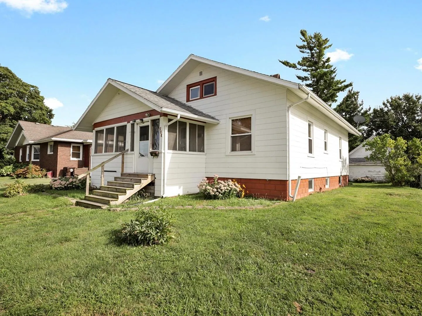 506 W Pine St photo 1