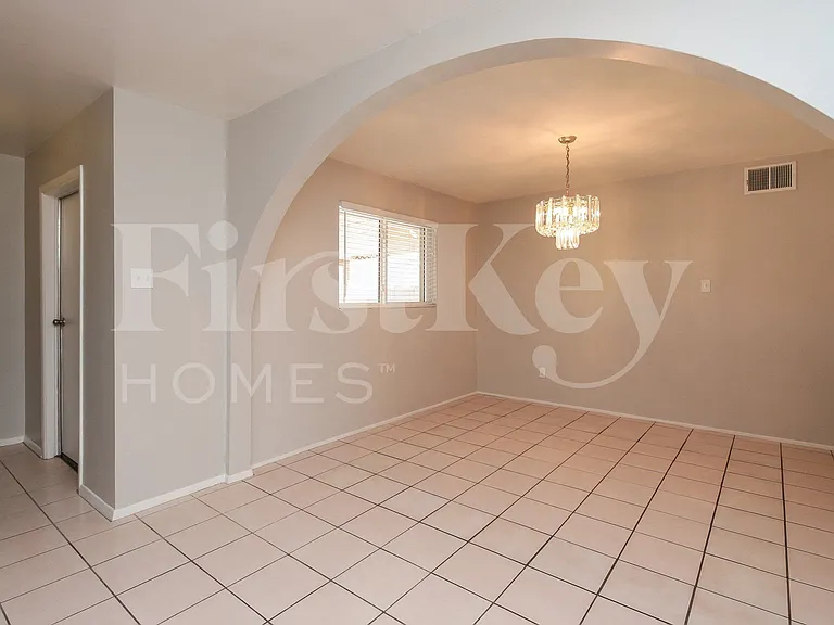 5719 N 23rd Ave — Photo 6