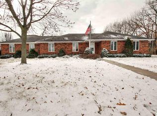 604 Woodbridge Dr, Quincy, IL 62301