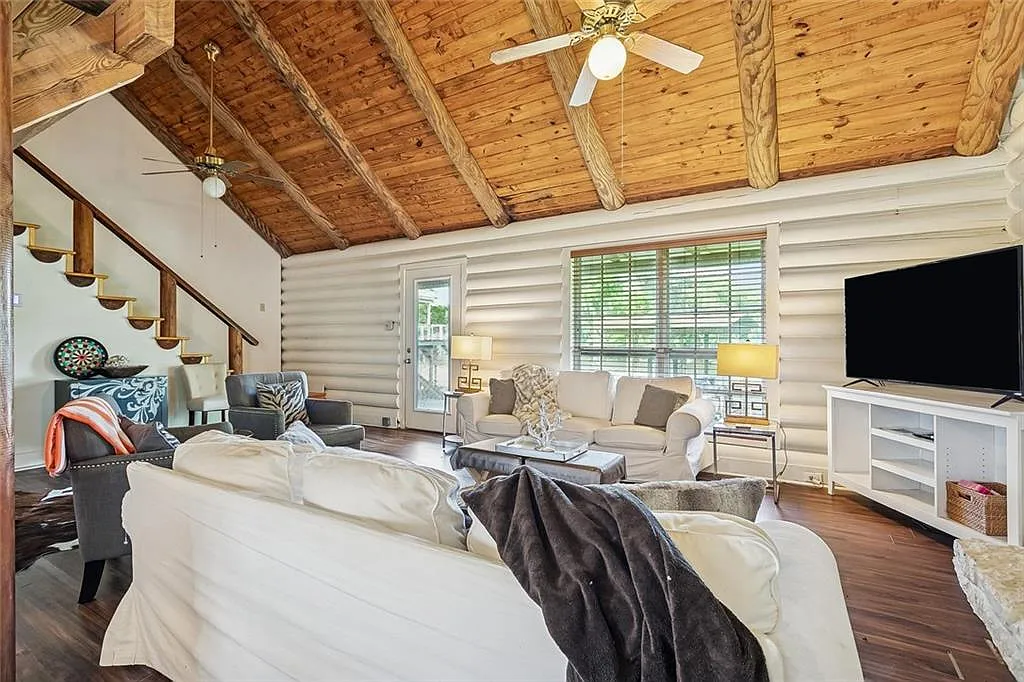 Building Photo - 69037 Riverbend Dr