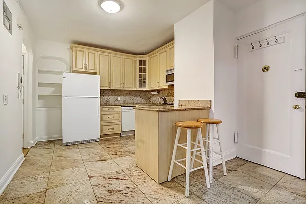 Rented by Corcoran | media 15