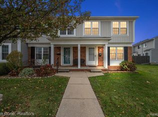 36702 Park Place Dr, Sterling Heights, MI 48310