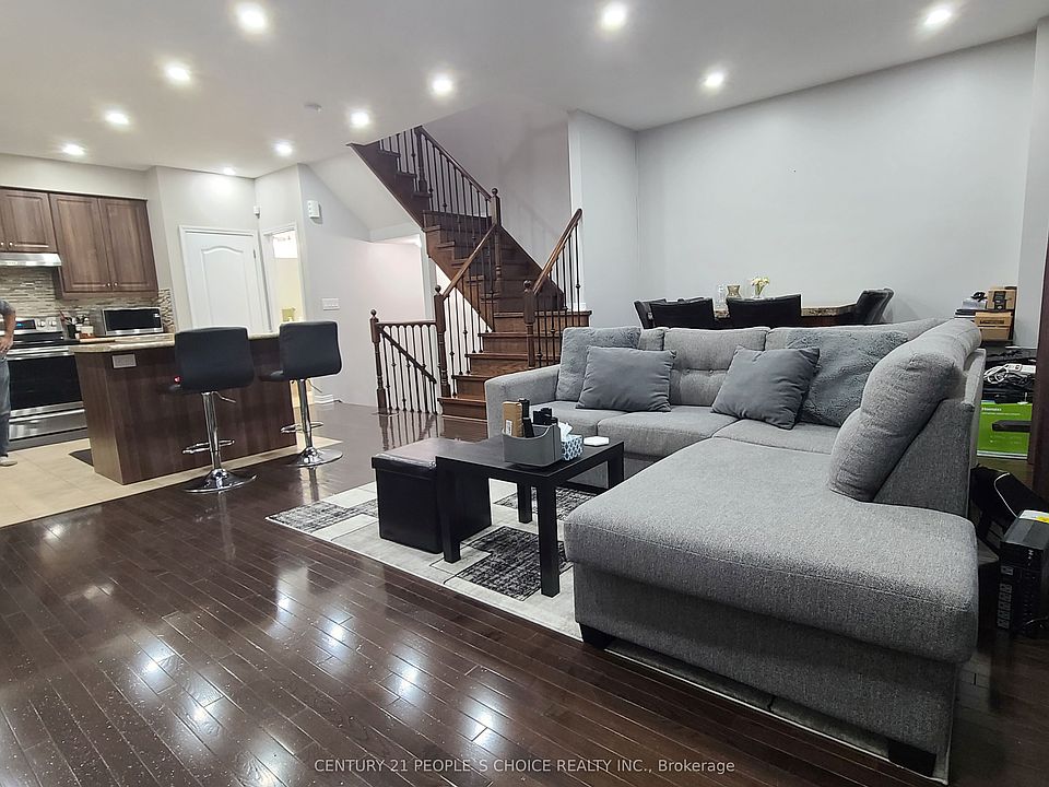 1st image of 13 Birchfield Cres