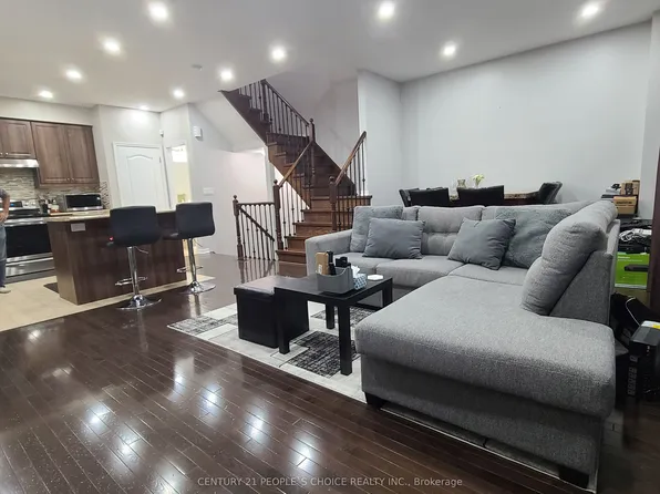 13 Birchfield Cres, Caledon, ON L7C 3P6