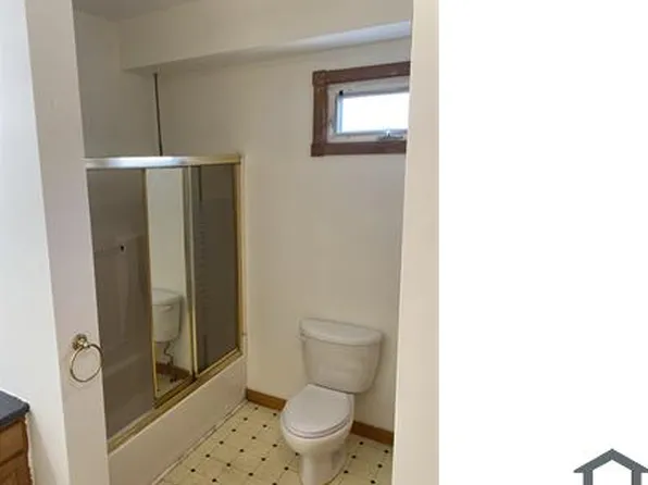 601 Coggeshall St #3, New Bedford, MA 02746