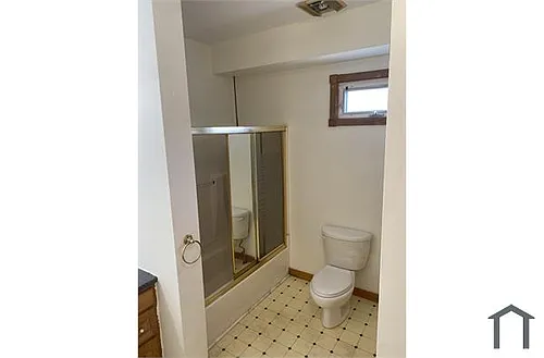 601 Coggeshall St #3 Photo 1