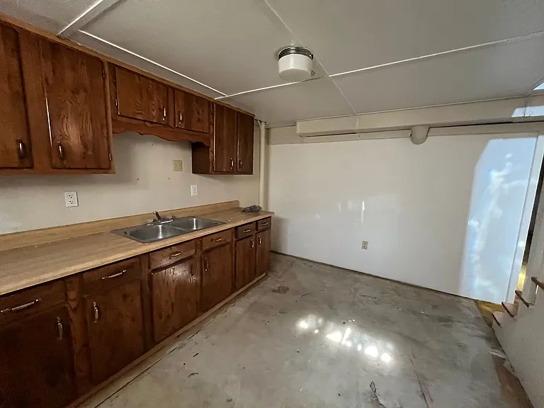 1308 Virginia Ave — Photo 9