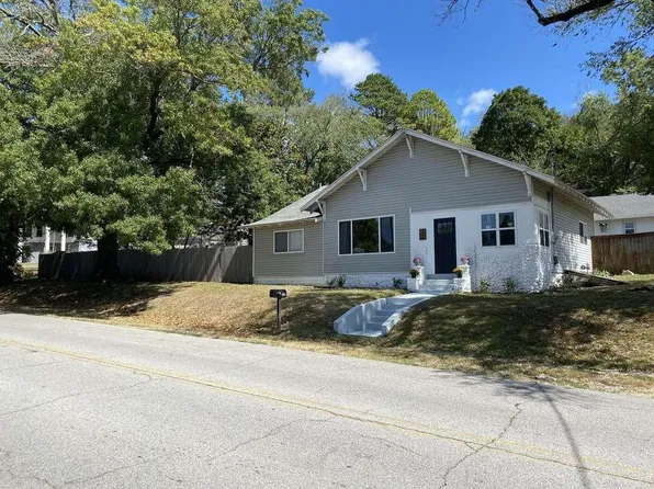 202 N Walnut St, Anderson, MO 64831