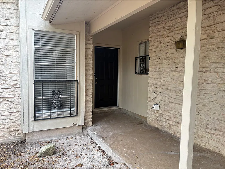 11913 Rennalee Loop — Photo 2