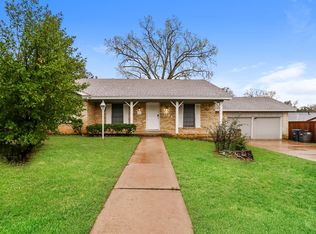 7504 Laurie Dr, Fort Worth, TX 76112