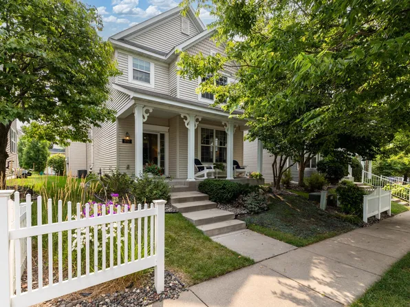 9767 Gable Dr, Eden Prairie, MN 55347