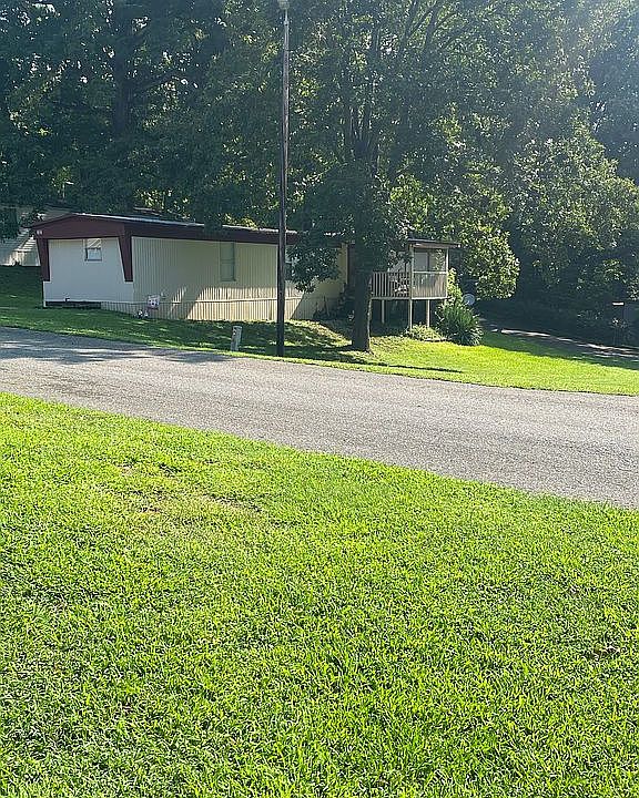 1st image of 202 Brentwood Cir