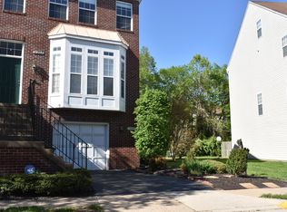 14662 Seasons Dr, Centreville, VA 20120