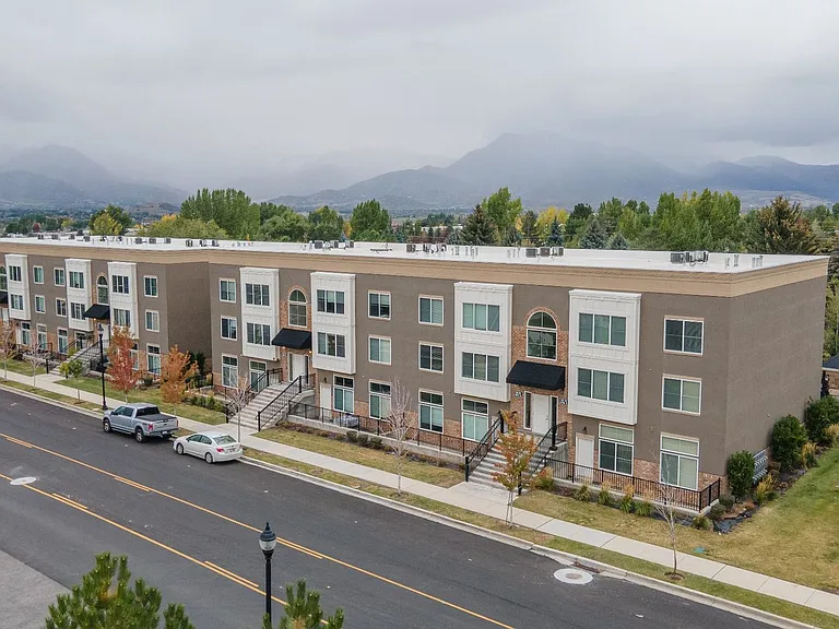 District at Valley Station in Heber — Photo 15