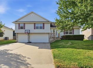 1009 Granada Dr, Raymore, MO 64083