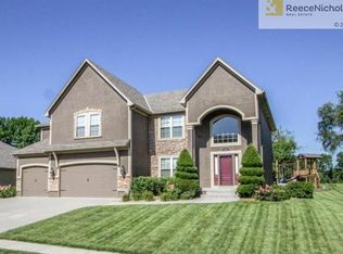 2509 NE Prairie Falcon Dr, Blue Springs, MO 64014