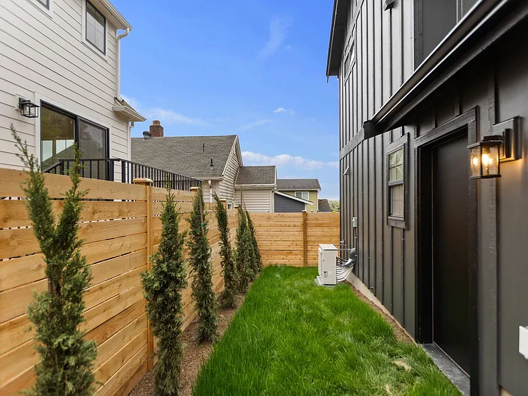 304 NW 45th St — Photo 33