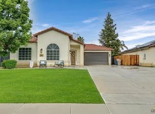 301 Solecita Way, Bakersfield, CA 93314