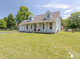 8938 Tamarack St, Temperance, MI 48182