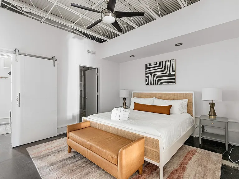 182 E Bay St #202 — Photo 3